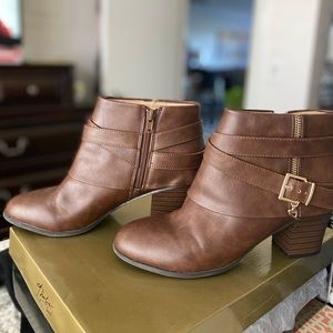 Thalía Sodi Women’s Tully Ankle Booties